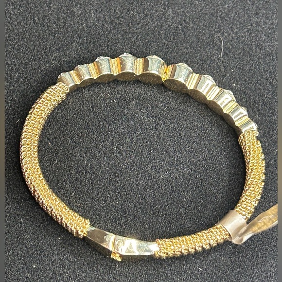 Nwt- Chico's Gold Tone Oval Mirabelle Mesh 6.25” Clamper Bangle Bracelet - Picture 5 of 6